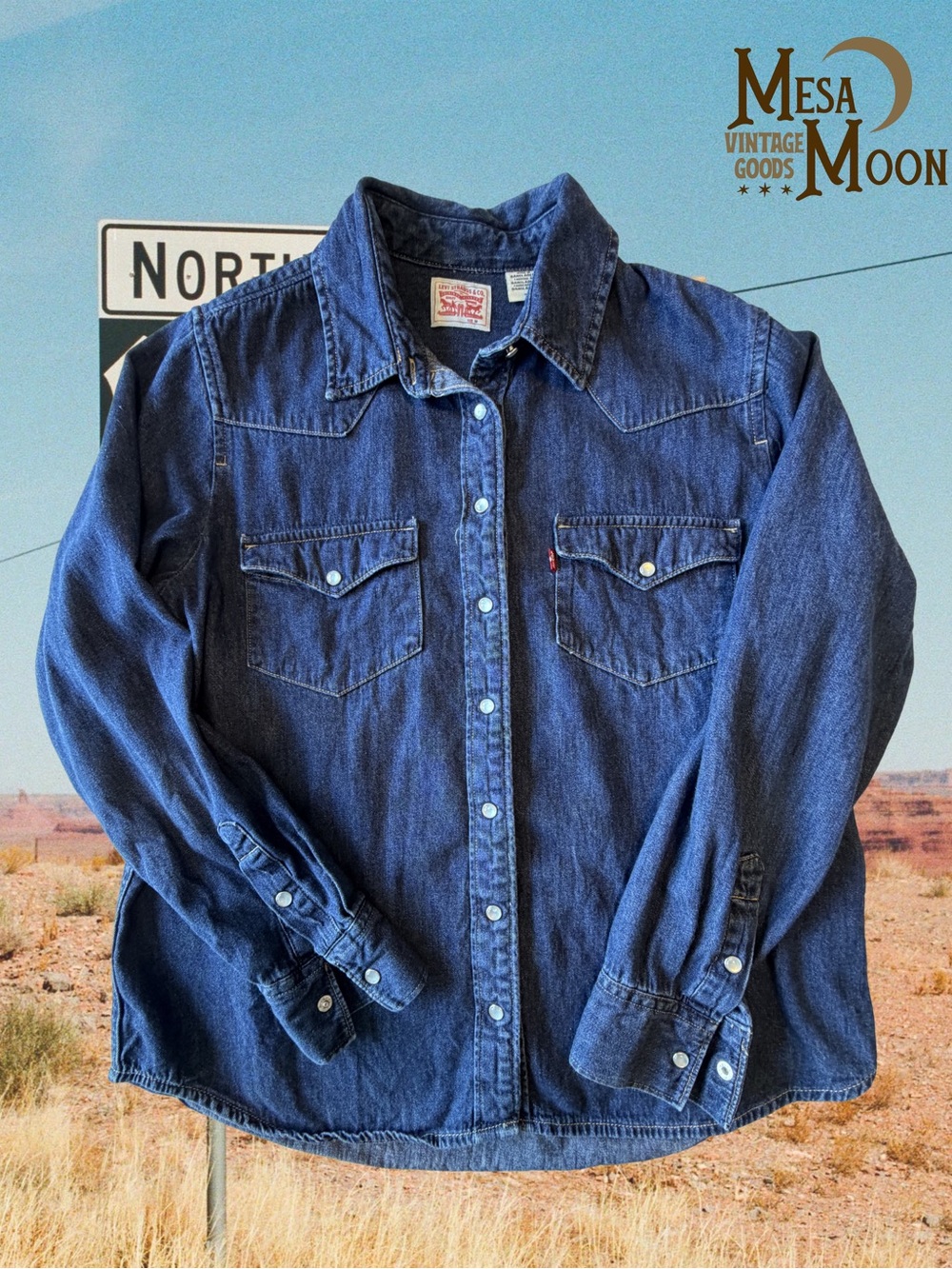 Vintage Levi's Classic Denim Western Shirt - Medium Blue